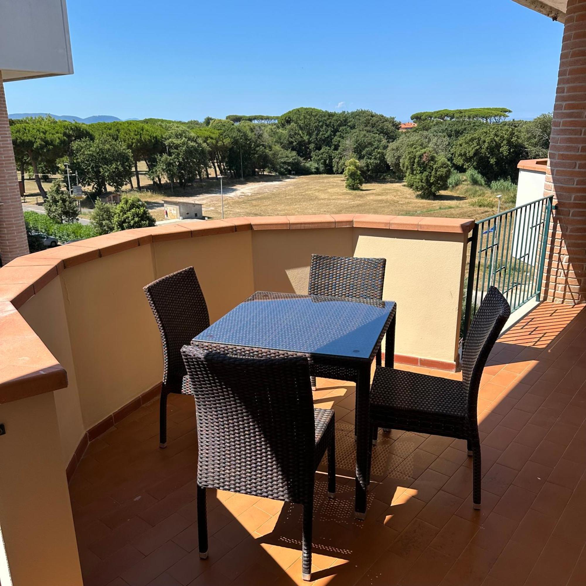 Aparthotel Le Residenze Di Santa Costanza - Le Dimore 2*