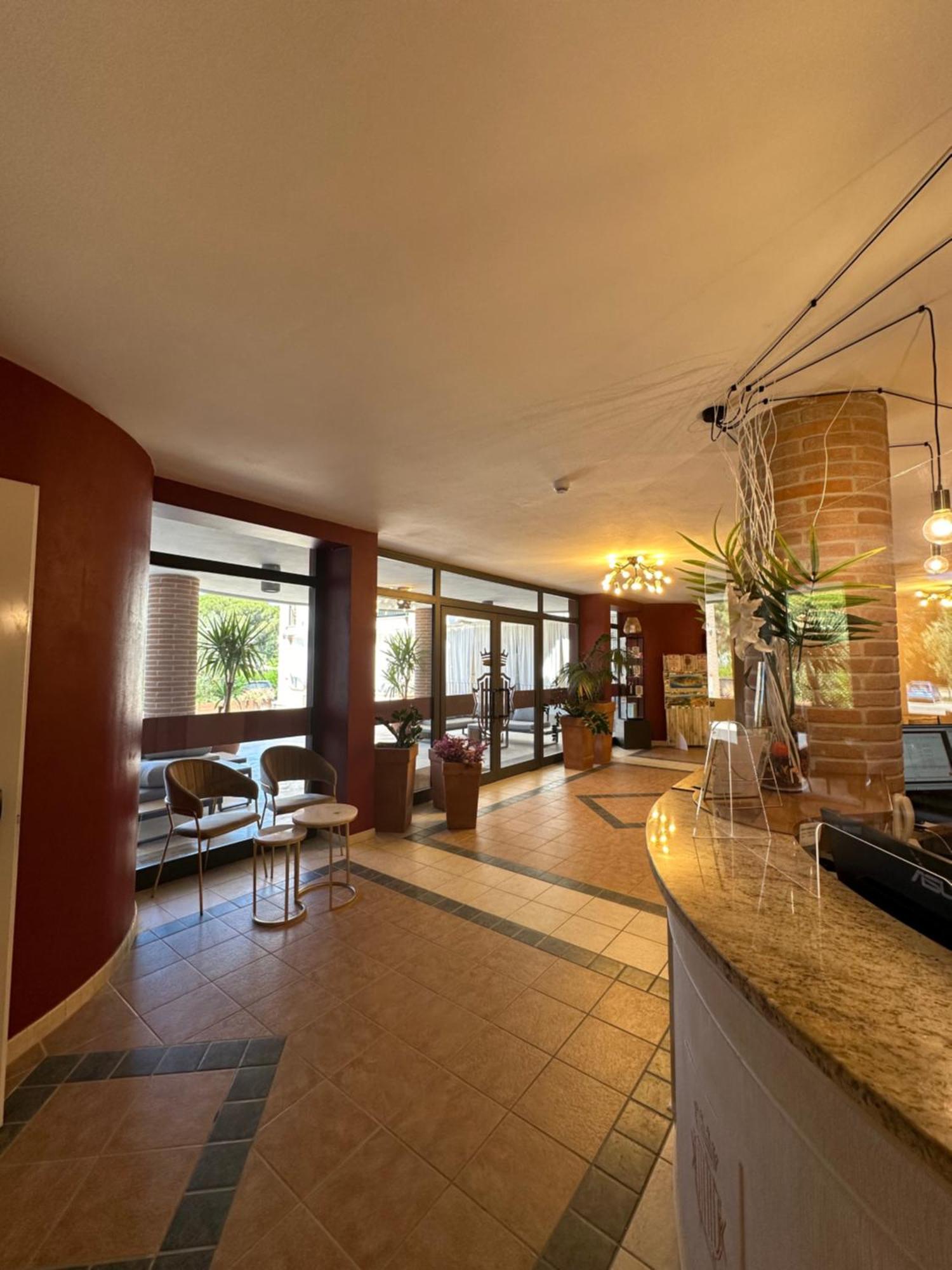 Aparthotel Le Residenze Di Santa Costanza - Le Dimore 2*