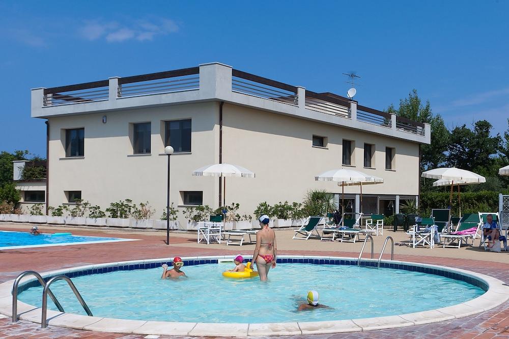 Le Residenze Di Santa Costanza - Le Dimore 2*