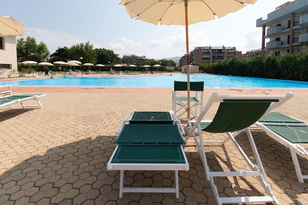 Apart-hotel Le Residenze Di Santa Costanza - Le Dimore